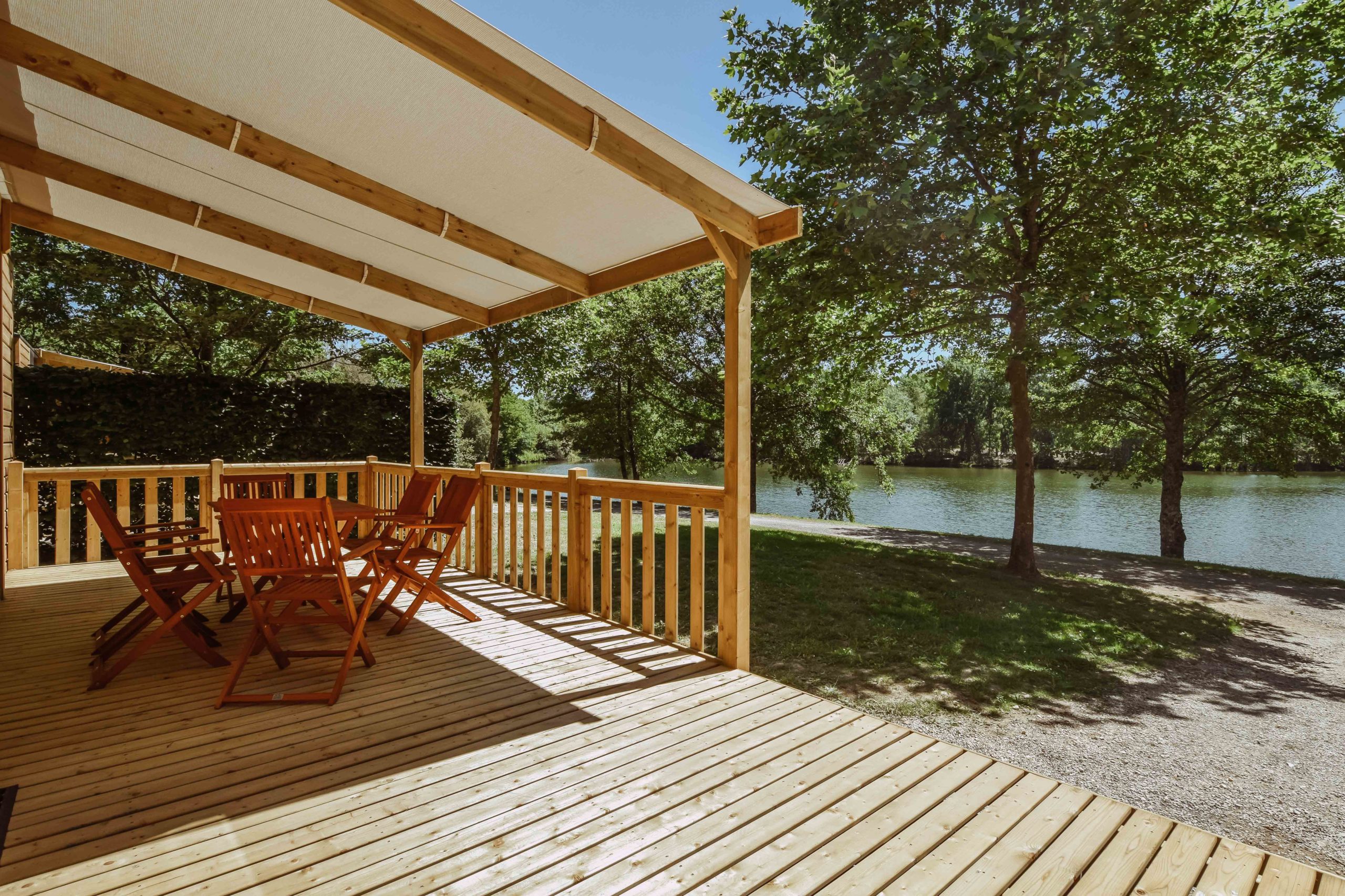 Mrs. Wine Seller, image size:2560x1707